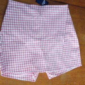 Hollister Pink and White Gingham Skort NWT